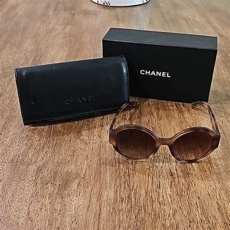 AUTHENTIC CHANEL 5410 Round Sunglasses.